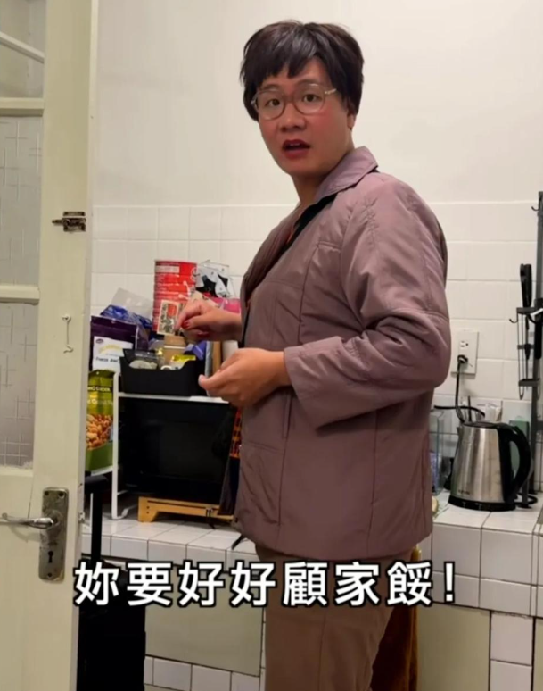 圖中去韓國前的房東阿姨由阿翰飾演。（圖／翻攝Threads）